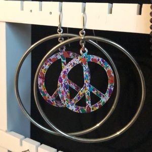 PEACE SIGN HOOPS